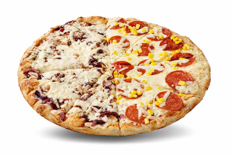 Pizza mitad pollo BBQ y mitad peperonata